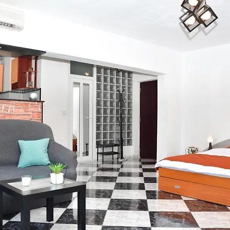 En Studio Urban Apartment